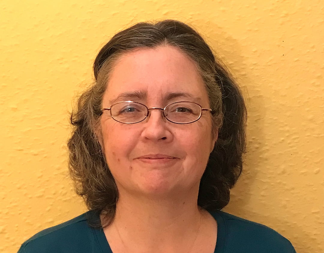 Portrait photo of Bluebird acupuncturist Vivienne Outram